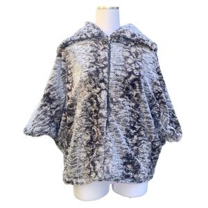 DOLCE VITA Faux Fur Jacket. Full-Zip. Dolman Sleeves. Pockets. Relaxed Fit. Sz S